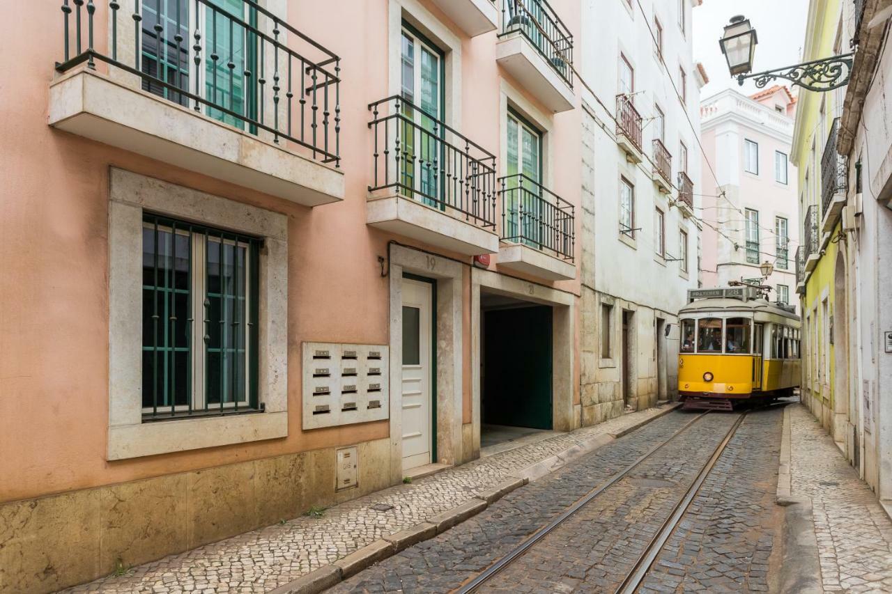 Alfama Modern Two-Bedroom Apartment W/ River View And Parking - By Lu Holidays Lisbon Luaran gambar
