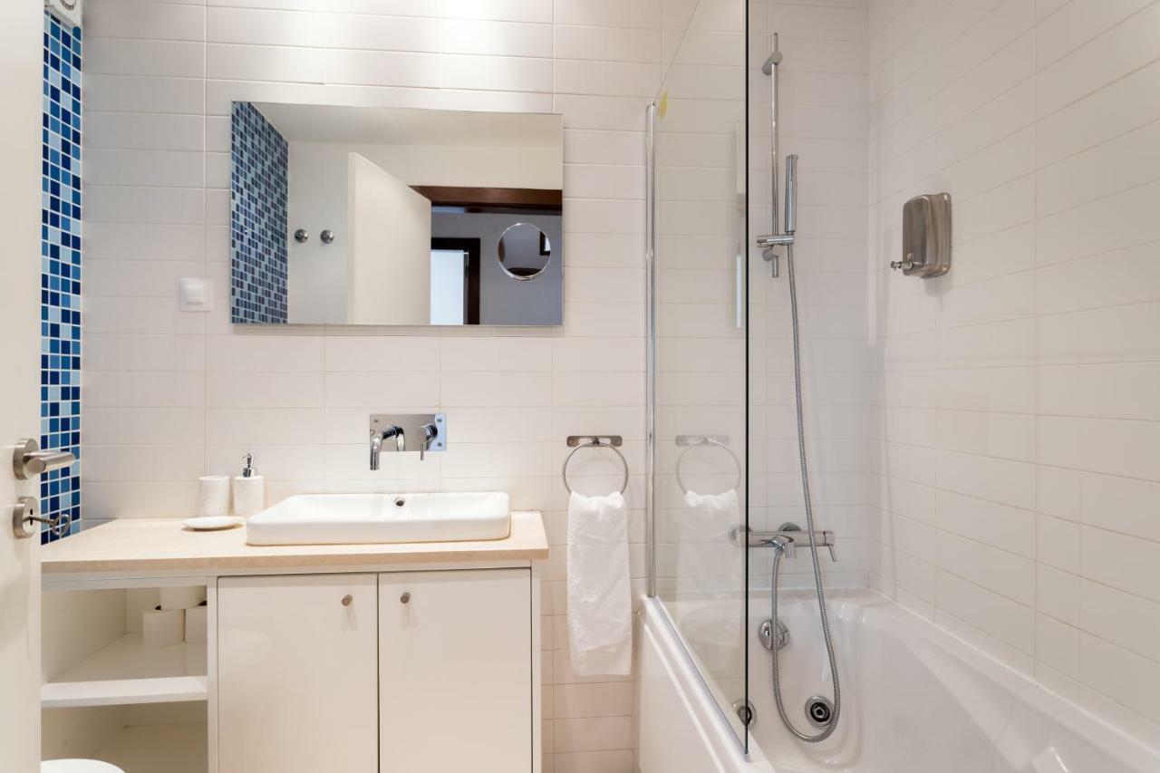 Alfama Modern Two-Bedroom Apartment W/ River View And Parking - By Lu Holidays Lisbon Luaran gambar